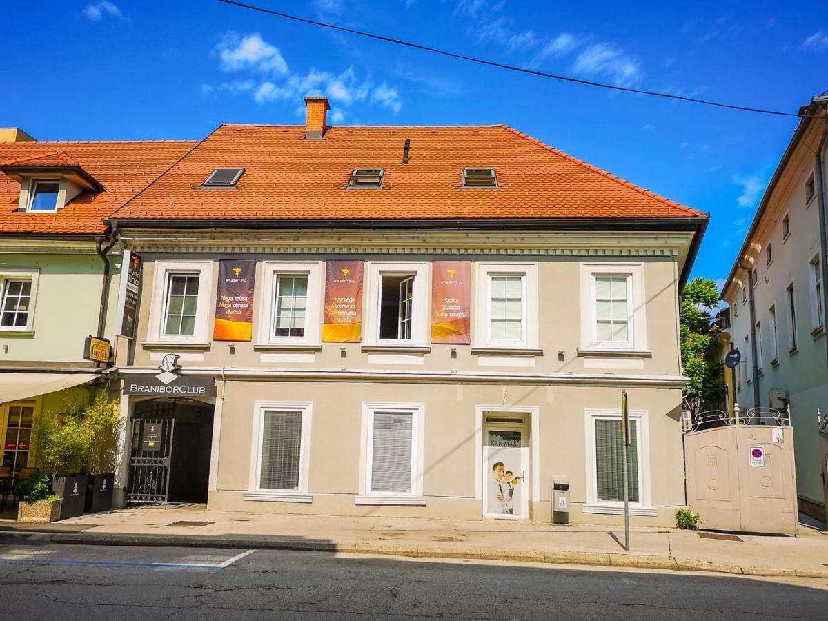 Skol Apartment S Parkiriscem Celje Exterior foto